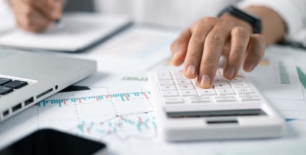 Key Factors That Influence Sharjah Free Zone License Costs 